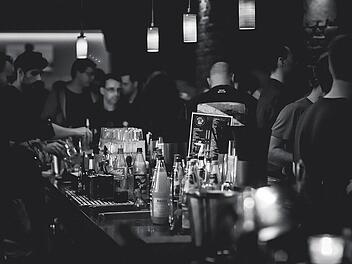 In Coburg kannst du in Bars und Kneipen schöne Abende verbringen.