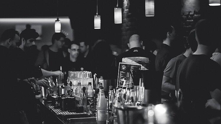 In Coburg kannst du in Bars und Kneipen schöne Abende verbringen.