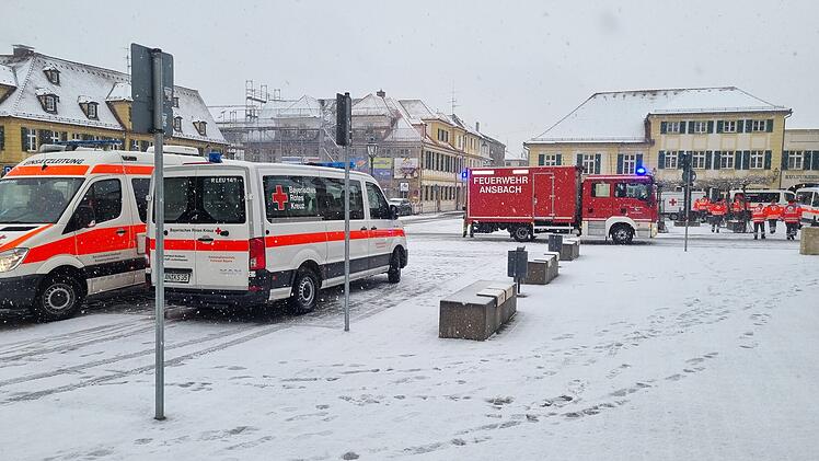 Bahnhof in Ansbach gesperrt: Vage Bombendorhung löst Großeinsatz aus