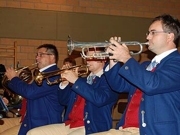 Die Musiker verstanden es, mit einem vielseitigen Programm ihrer Zuhörer zu begeistern. Die Akteure aus Thulba, Hetzlos und Frankenbrunn stellten bei ihrem Auftritt in der Thulbatal-Halle eindrucksvoll ihr Können unter Beweis. Foto: Günther Straub
