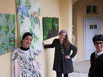 Laden ein: Katharina Hückstädt (von links), Annabel Adler und Barbara Bollerhoff  Foto: Cäcilia Then