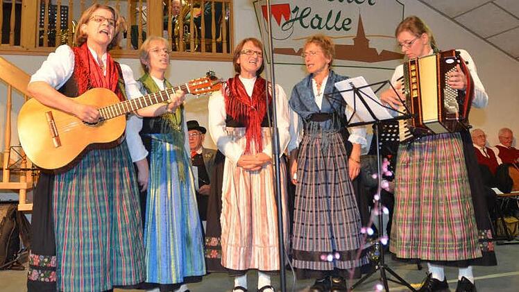 Die Kronicher Maala boten einige lustige Frankenwaldliedla. Foto: Karl-Heinz Hofmann