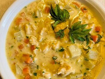 Kohlrabi-M&ouml;hrengem&uuml;se mit Mehlspatzen