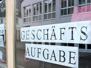 Einst ein blühendes Schreibwaren-Fachgeschäft naht bei Schmitt-Zehendner das Ende, der Ausverkauf läuft. Foto: Ralf Kestel