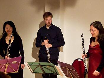 Das Klarinettentrio Schmuck beeindruckte beim Gastspiel in Elsa (von links): Rumi Sot-Klemm, Sebastian Pigorsch und Sayaka Schmuck. Fotos: Jochen Berger