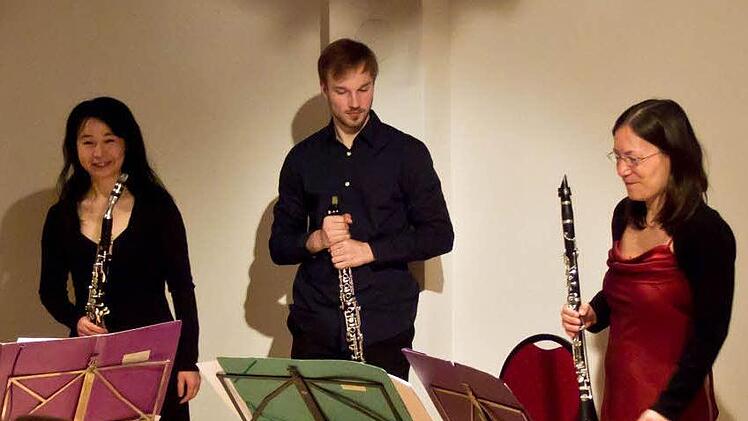 Das Klarinettentrio Schmuck beeindruckte beim Gastspiel in Elsa (von links): Rumi Sot-Klemm, Sebastian Pigorsch und Sayaka Schmuck. Fotos: Jochen Berger