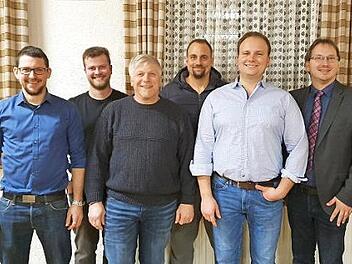 Der neue Vereinsrat von Geroldswind (von links): Johannes Müller, Michael Bätz, Timo Streng, Michael Neder, Andreas Müller und Bürgermeister Wolfram Thein. Es fehlt Beate Kostial.  Foto: privat