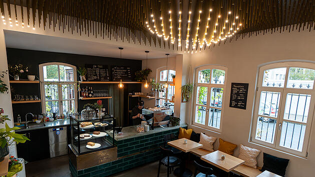 F&uuml;rth: P&auml;rchen er&ouml;ffnet Caf&eacute; in historischer Location wieder - "fanden das schon immer cool"