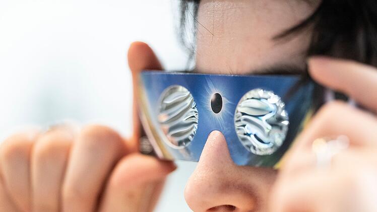 Sonnenfinsternis-Brille