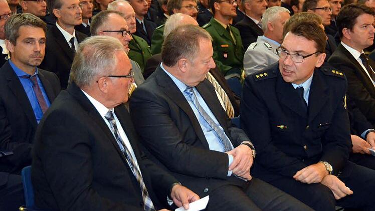 224 Polizeimeisteranwärter des neuen Ausbildungslehrgangs in Oerlenbach wurden in der Bad Kissinger Wandelhalle vereidigt.  Foto: Peter Rauch