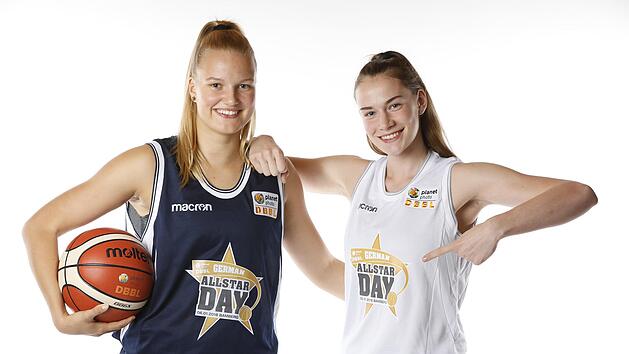 Attraktiv, sympathisch und sportlich relevant lief die Werbung f&uuml;r den ersten "German Allstar Day" mit den beiden Bamberger Nachwuchshoffnungen und Zweitligaspielerinnen Julia F&ouml;rner (r.) und Magdalena Landwehr. Foto: Daniel L&ouml;b