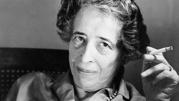 Hannah Arendt (1906 bis 1975), um das Jahr 1963: Damals wurde sie heftig f&uuml;r ihr Buch "Eichmann in Jerusalem. Ein Bericht von der Banalit&auml;t des B&ouml;sen" &uuml;ber den Eichmann-Prozess kritisiert.