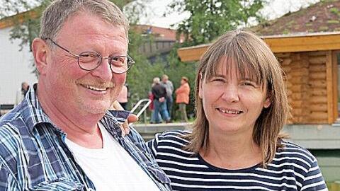 Elisabeth und Michael Bühler aus Bühler bei Karlstadt meinen: "Das übertrifft unsere Erwartungen." Fotos: Tobias Kindermann