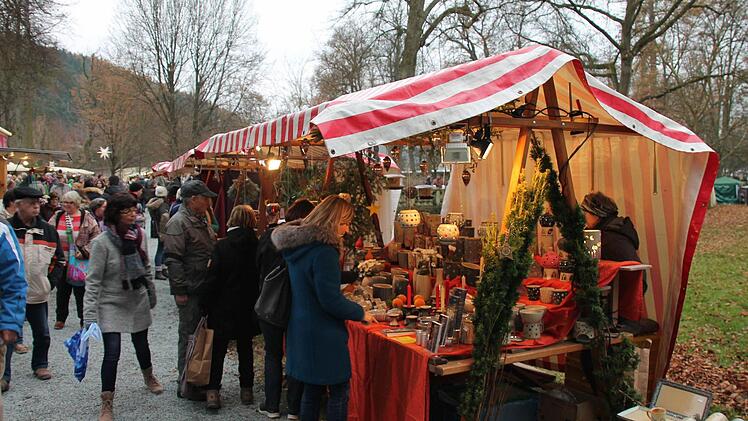 Beim Weihnachtsmarkt in Mitwitz. Foto: Herbert Fischer
