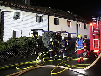 In Konradsreuth (Landkreis Hof) hat es am Samstag gebrannt. Ein Bewohner wurde verletzt. Foto: NEWS5 / Fricke