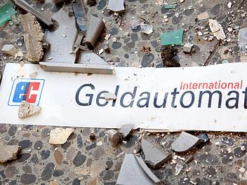 Einbrecher in Langenfeld versuchten, einen Geldautomaten aufzubrechen.Symbolfoto: Patrick Pleul (dpa)