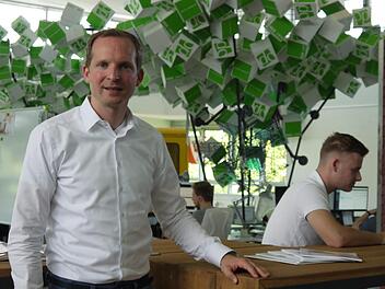 Tobias Langmeyer gründete 2010 zusammen mit einem Geschäftspartner das Technologieunternehmen Dynamic Commerce. Die Firma wächst seitdem von Jahr zu Jahr und zählt inzwischen 60 Mitarbeiter. Foto: Rebecca Vogt