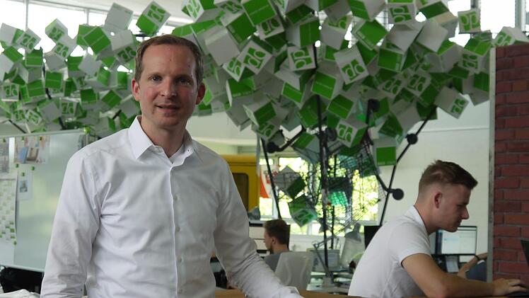 Tobias Langmeyer gründete 2010 zusammen mit einem Geschäftspartner das Technologieunternehmen Dynamic Commerce. Die Firma wächst seitdem von Jahr zu Jahr und zählt inzwischen 60 Mitarbeiter. Foto: Rebecca Vogt