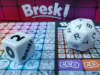 Spiel-Test "Bresk": innovatives Kreuzworträtsel-Würfeln