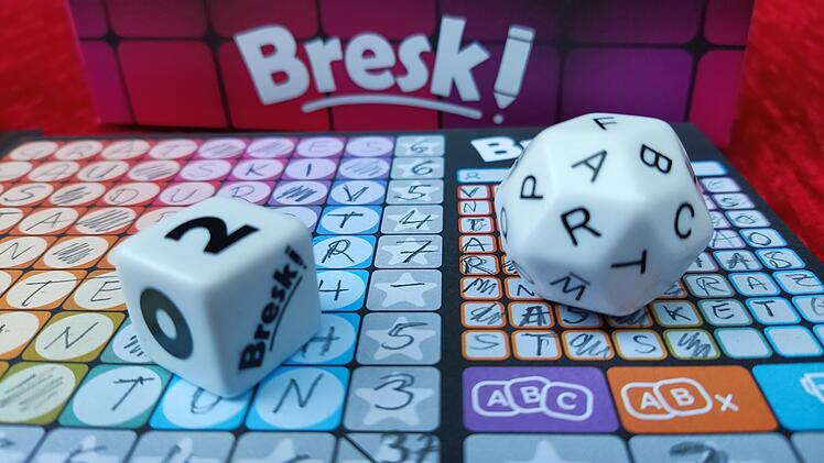 Spiel-Test "Bresk": innovatives Kreuzworträtsel-Würfeln