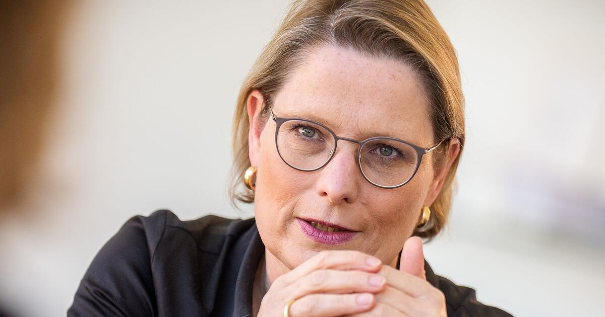 Hubig-Klare-Stoppschilder-bei-voyeuristischen-Aufnahmen