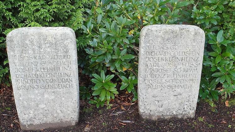 ... Namen der Gefallenen der beiden Weltkriege.