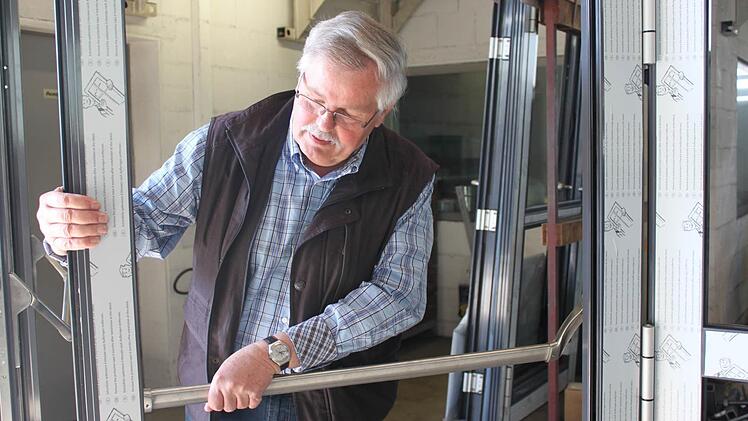 Wolfgang Hümmer führt seit 32 Jahren den elterlichen Betrieb in vierter Generation. Er empfindet den Beruf des Metallbauers als vielfältig und zukunftsträchtig. Foto: Veronika Schadeck