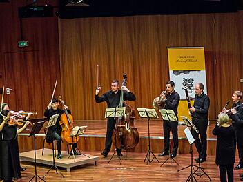 Mit zwei anspruchsvollen Nonetten beeindruckten Solisten des Philharmonischen Orchesters bei ihrem Konzert im Coburger Kongresshaus.Foto: Jochen Berger