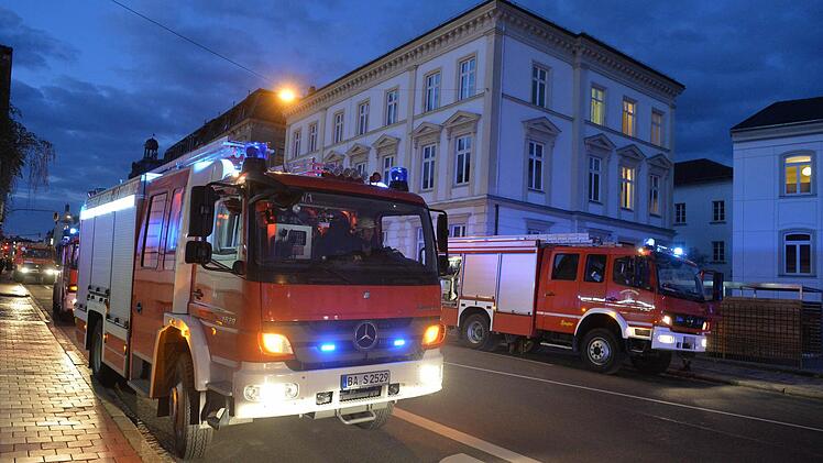 Am Montagabend war die Feuerwehr zu einem Zimmerbrand in Bamberg gerufen worden. Foto: Ronald Rinklef
