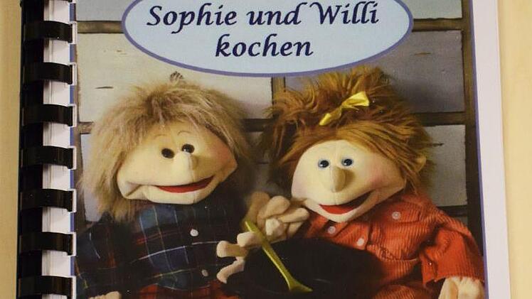 So sieht das neue Kochbuch "Sophie und Willi kochen" mit den Lieblingsrezepten der Bewohner des Brückenauer Seniorenzentrums Waldenfels aus. Foto: Sina Bretscher