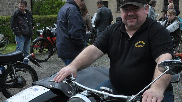 Ernst Möller war mit seiner NSU Lux mit Beiwagen bei allen 18 Oldtimertreffen in Frickendorf dabei.