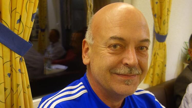 Thomas Wolf fordert den Ausbau der Straße zum SV-Sportheim. Foto: Lothar Weidner