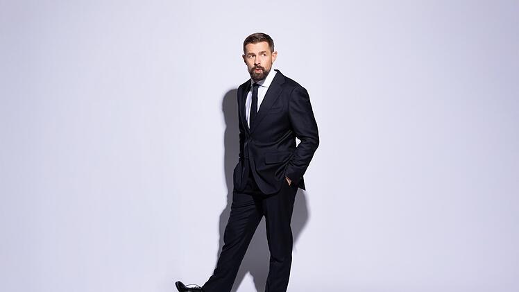 Die neue Staffel "Experte f&uuml;r alles" startet am Dienstag, 10. M&auml;rz, bei ProSieben. Klaas Heufer-Umlauf wird gemeinsam mit seinen G&auml;sten ungew&ouml;hnliche Herausforderungen meistern.