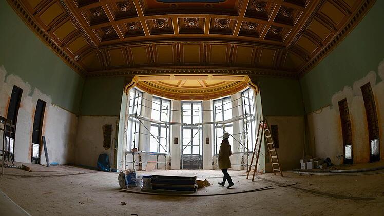 Aktueller Bauzustand im großen Saal von Haus Wahnfried , dem einstigen Wohnhaus von Richard Wagner (1813-1883) in Bayreuth. Foto: David Ebener/dpa