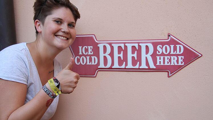 Bier fließt beim Bauen natürlich auch, gibt Laura Funke offen zu. "Aber wir trinken nur Kulmbacher", sind die "douze points"-Mitglieder ein bisschen eigen. Und während der Bierwoche wird auch gefeiert: in der Kulmbacher Ecke.