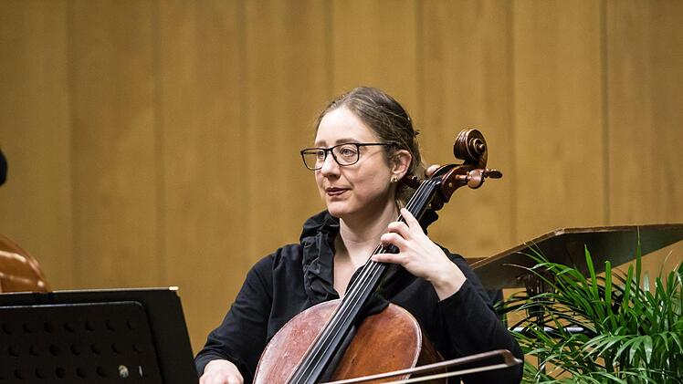 Impressionen vom Neujahrskonzert mit dem Musizierkreis Neustadt unter der Leitung von Norbert Luche.Foto: Jochen Berger