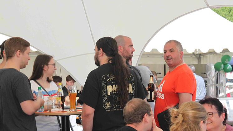 Eindrücke vom Benefizfest in Stangenroth. Foto: Ernst Dettmer