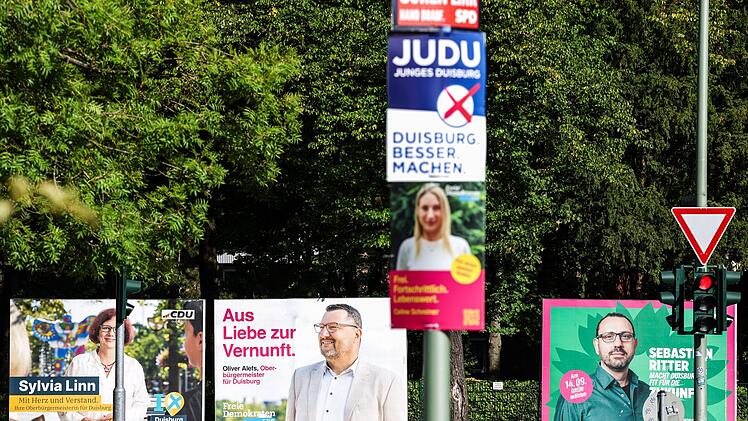Wahlplakate vor den Kommunalwahlen in Nordrhein-Westfalen