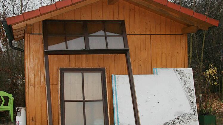 Ein unversehrtes Fenster und der Eingangsbereich haben Interessenten gefunden.