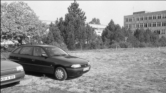 Vor 25 Jahren fiel die Entscheidung, aus dem Provisorium einen offiziellen Parkplatz zu machen. Archiv/Paul Ziegler