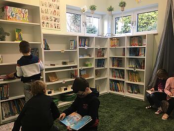 Die neu gestaltete Schülerbücherei im Schulhaus von Steinach.