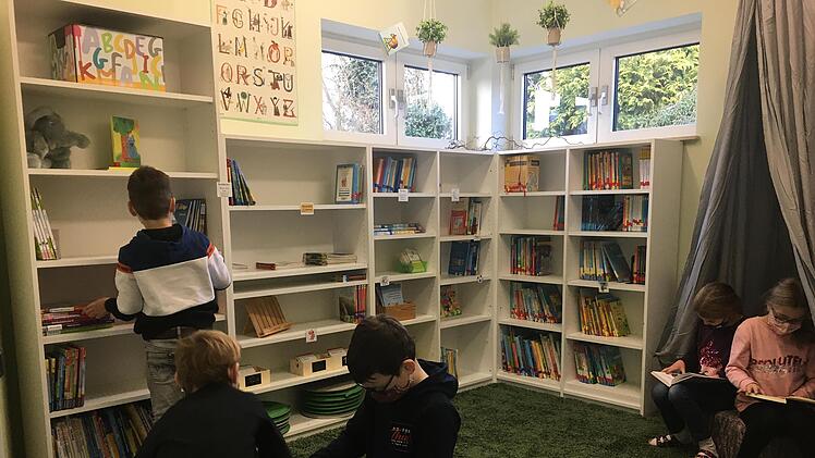 Die neu gestaltete Schülerbücherei im Schulhaus von Steinach.