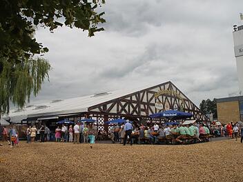 2017 wird auf dem Gelände der Kulmbacher Brauerei gefeiert. Kehrt die Bierwoche 2018 auf den Zentralparkplatz zurück? Foto: Alexander Hartmann