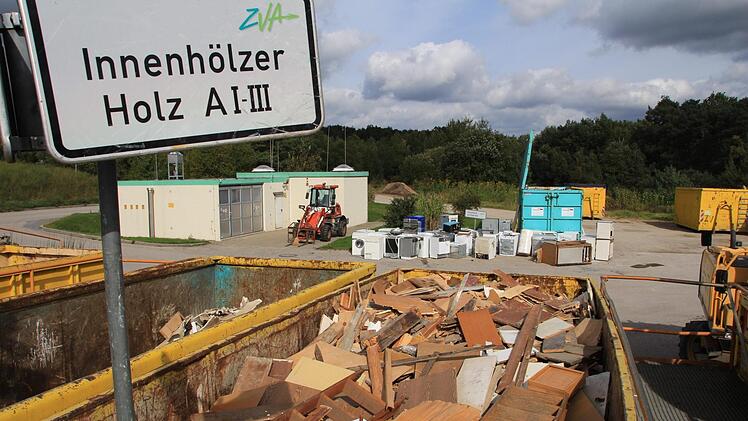 Wertstoffe können in Medbach angeliefert werden.  Foto: Andreas Dorsch