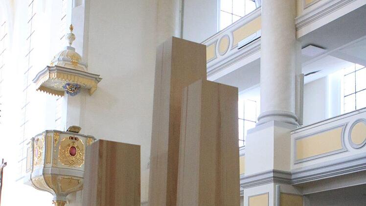 Schall-Becher für ein neues Zungen-Register, mit dem das klangliche Fundament der Schuke-Orgel in der coburger Morizkirche verstärkt wird.Foto: Jochen Berger