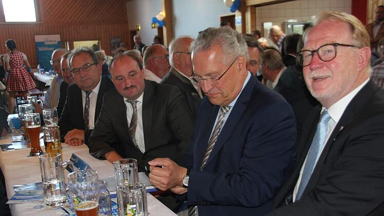 Eindrücke vom Ministerbesuch in Neufang. Foto: Veronika Schadeck