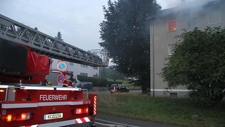 Gleich zwei Brände haben in den Wohnblocks, die schon bald der Abrissbirne zum Opfer fallen sollen, für Furore gesorgt: Allerdings konnte die Feuerwehr schnell löschen.  Fotos: Sonja Adam