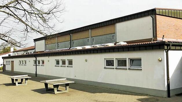 Das Foto zeigt die Turnhalle der Volksschule Effeltrich, die demnächst zur Versammlungstätte umgebaut werden soll und über die in der Sitzung lange geredet wurde. Foto: Dagmar Niemann