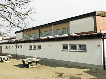 Das Foto zeigt die Turnhalle der Volksschule Effeltrich, die demnächst zur Versammlungstätte umgebaut werden soll und über die in der Sitzung lange geredet wurde. Foto: Dagmar Niemann