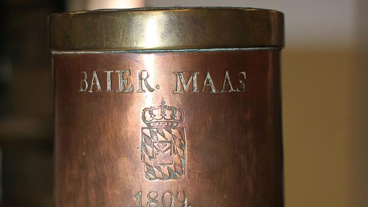 "Objekt des Monats" im Heimatmuseum Ebern ist dieser Kupferkrug, der 1,069 Liter fasst. Foto: Katharina Becht